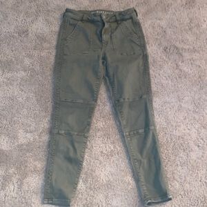 American eagle olive green high rise jegging crop size 8